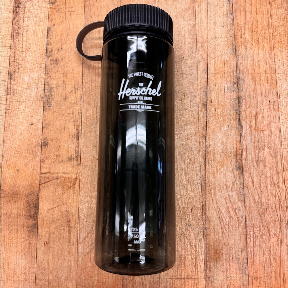 NWT Herschel Supply Co Black and Clear Water 25oz Bottle